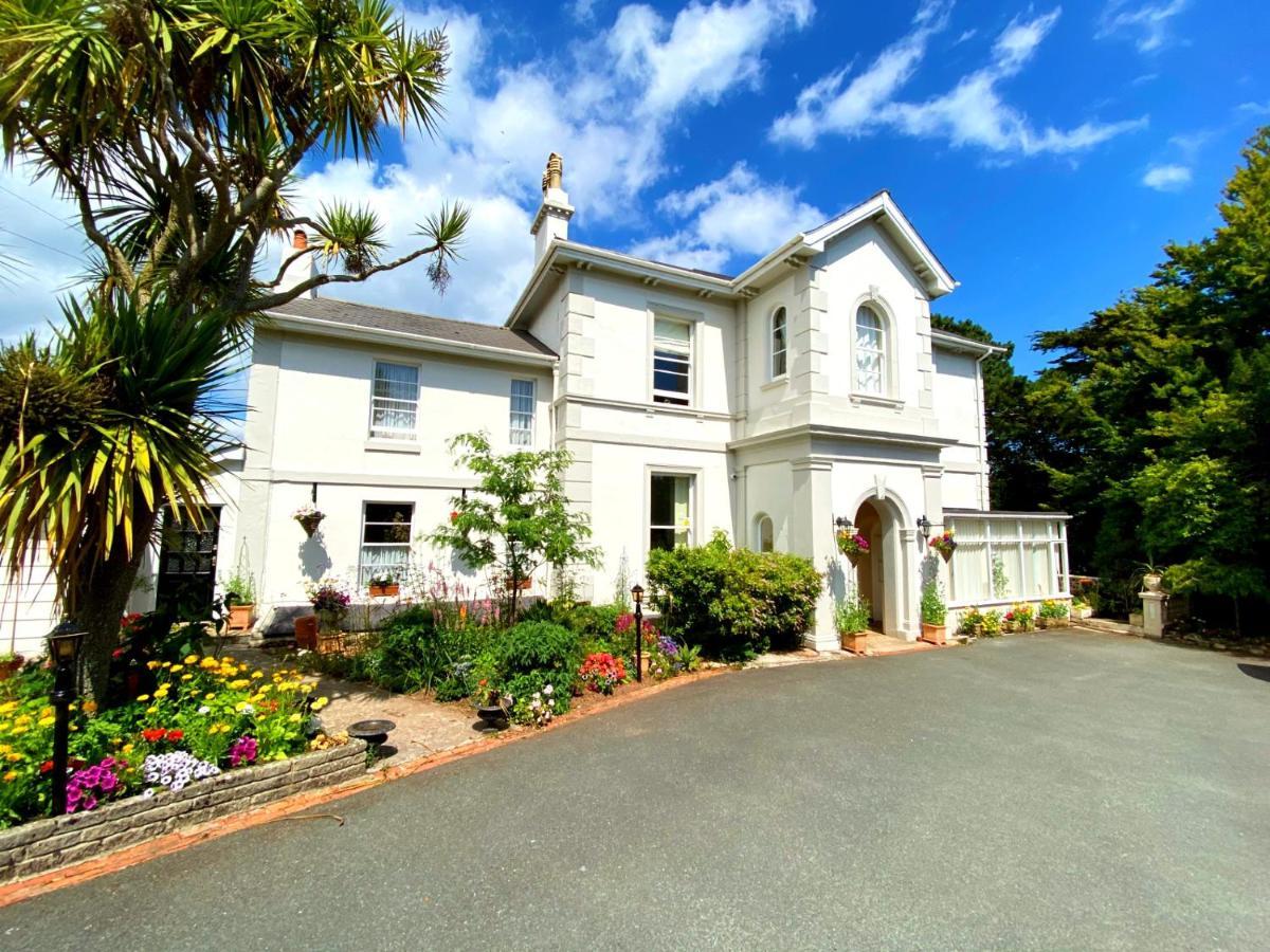 Muntham Luxury Holiday *
