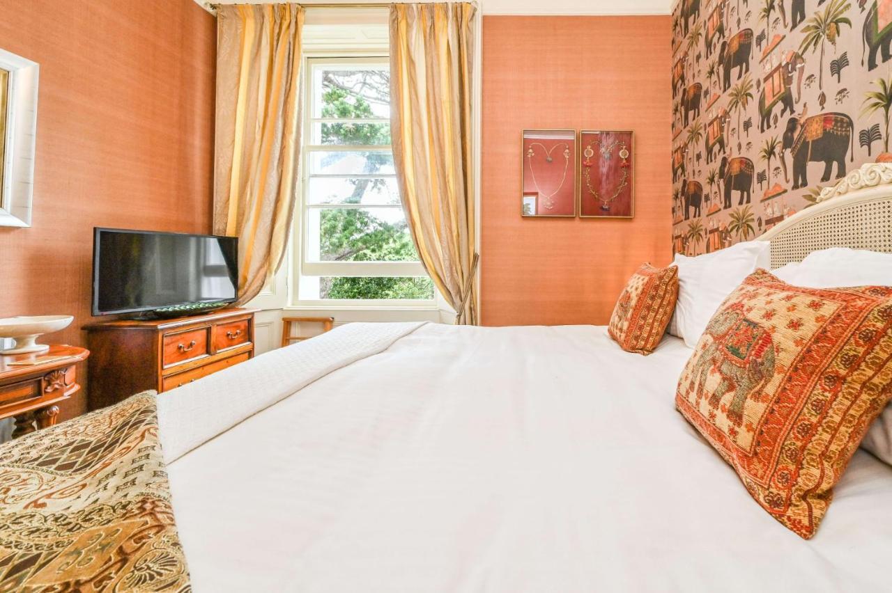 Muntham Luxury Торки